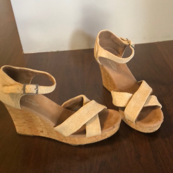 Toms Wedge Sandals - Picture 6 of 6